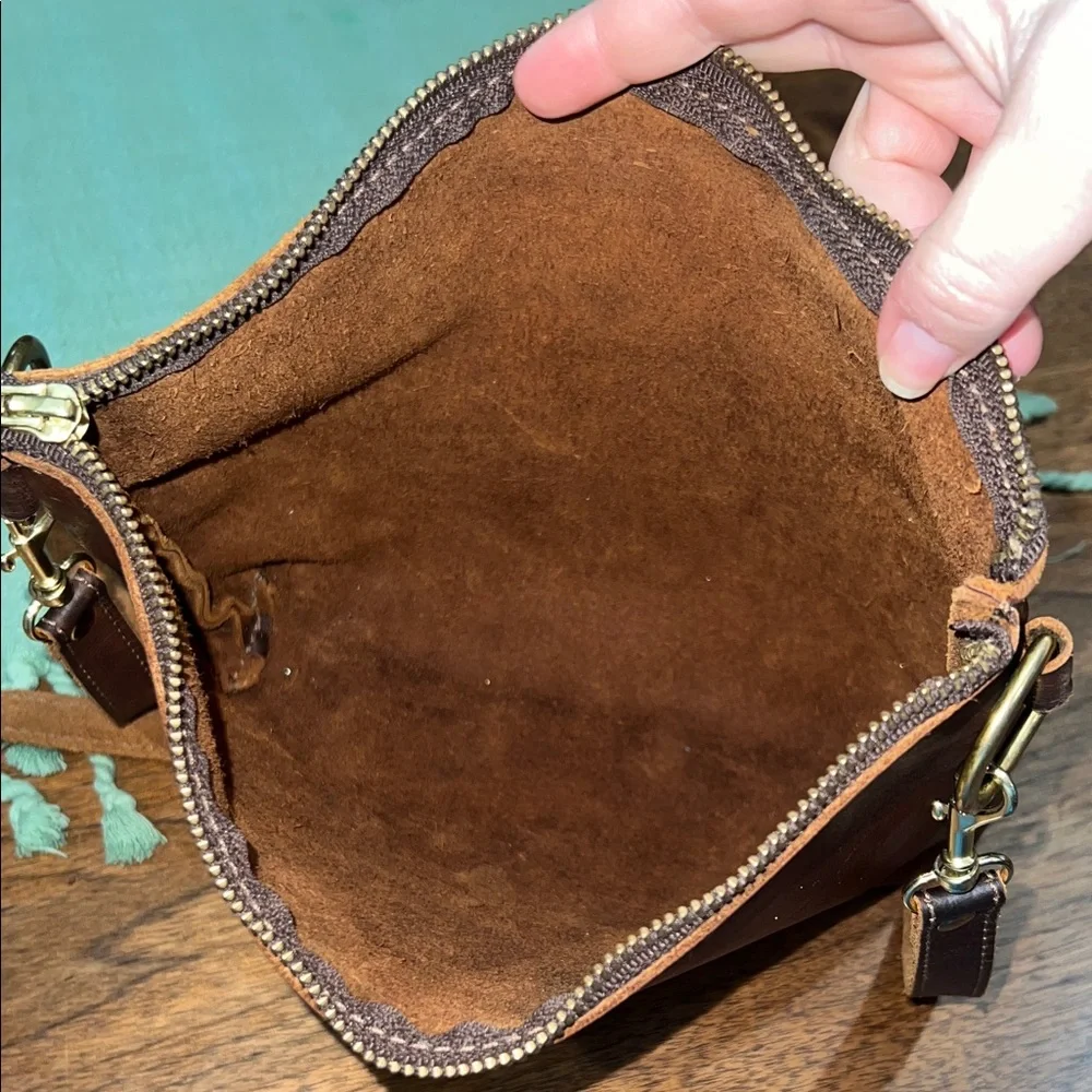 Chic Sparrow Lara Leather Crossbody Bag - Picture 4 of 7